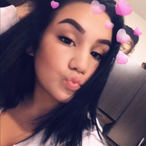 Meet your Posher, Elizabeth